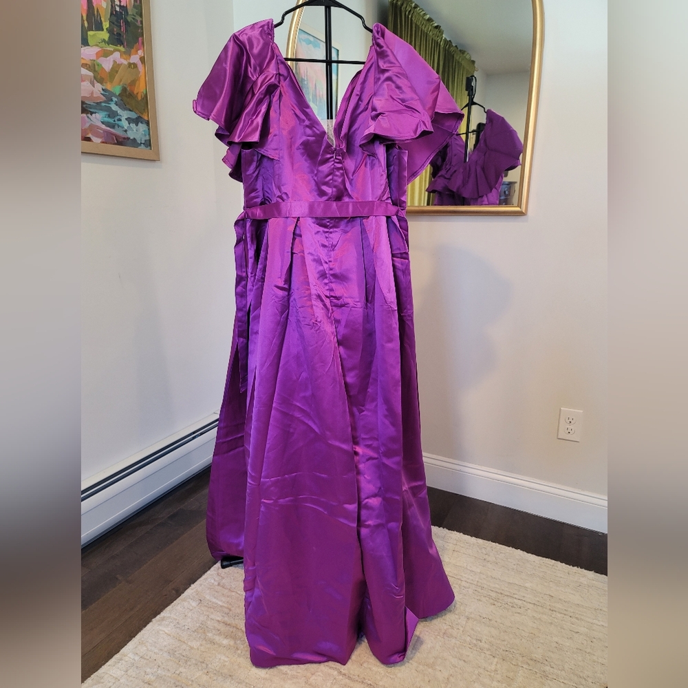 NWOT Faereisty 5XL Purple Evening Gown Zipper Back Size 5XL - Picture 3 of 5